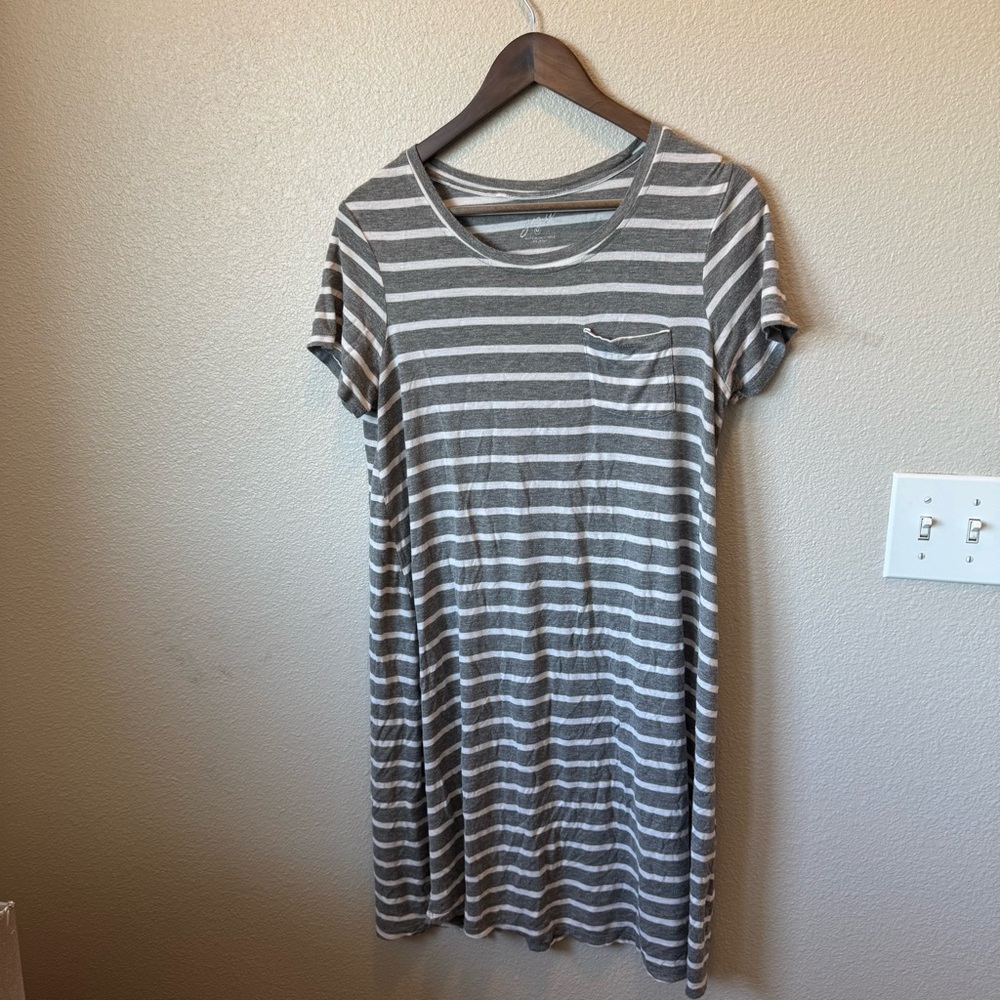 Gray and White Raglan Sleeve Midi T-Shirt Dress